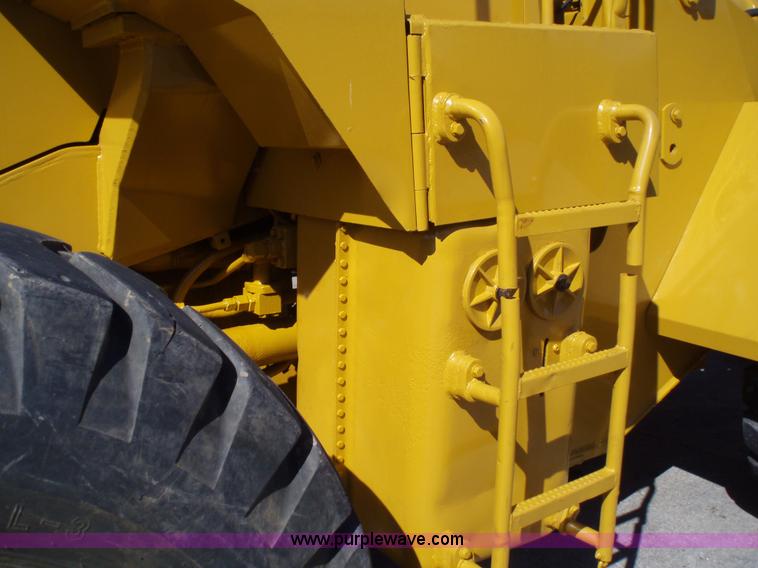 image for item 1750 1982 Caterpillar 966D wheel loader