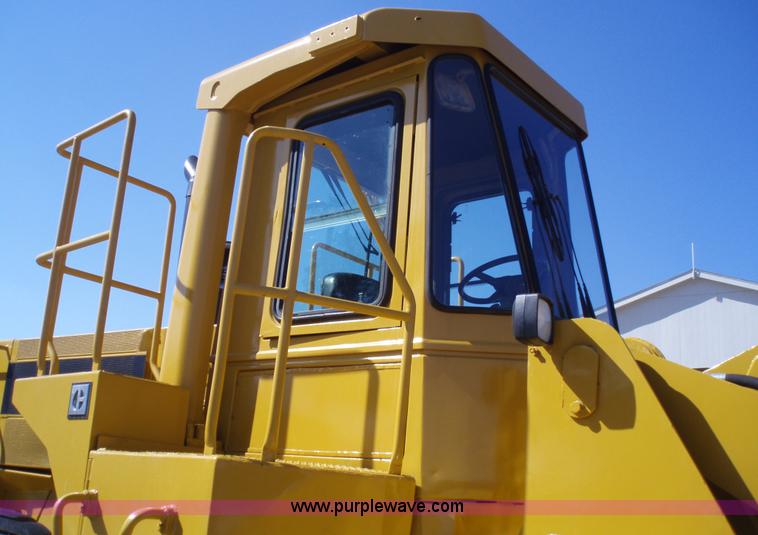 image for item 1750 1982 Caterpillar 966D wheel loader