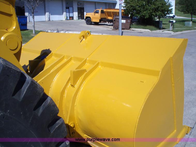 image for item 1750 1982 Caterpillar 966D wheel loader