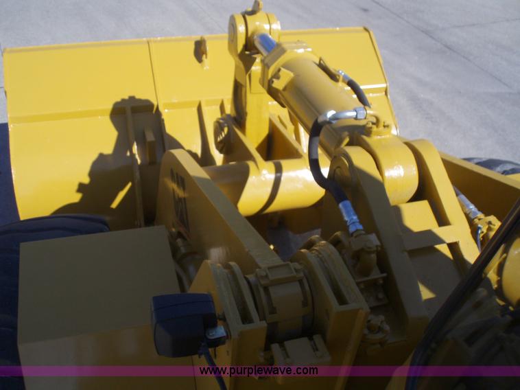 image for item 1750 1982 Caterpillar 966D wheel loader