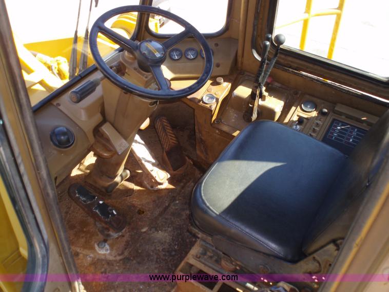 image for item 1750 1982 Caterpillar 966D wheel loader