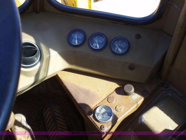 image for item 1750 1982 Caterpillar 966D wheel loader