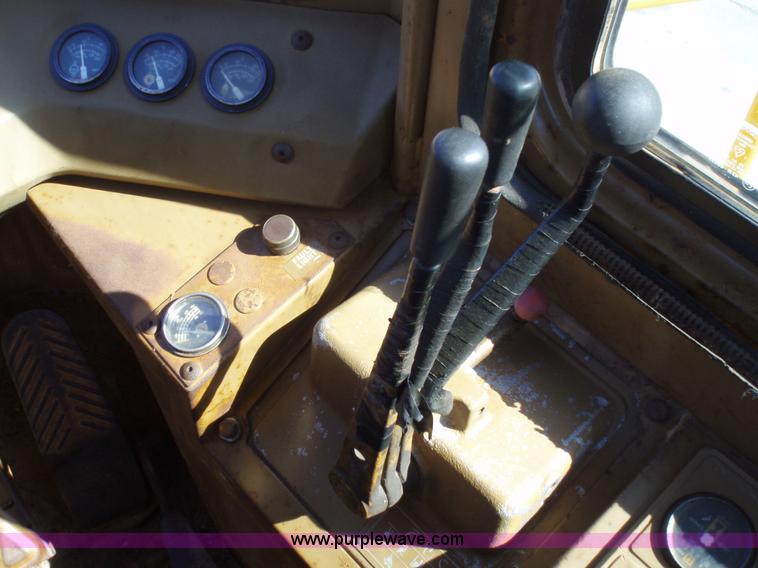 image for item 1750 1982 Caterpillar 966D wheel loader