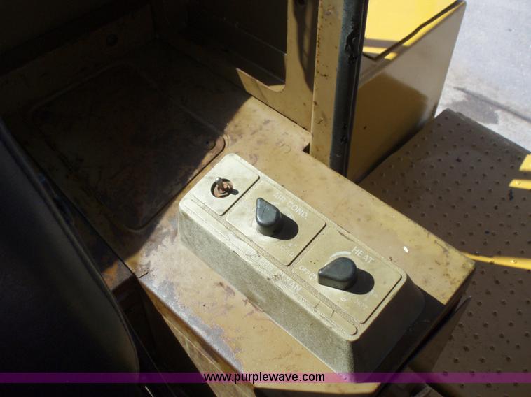 image for item 1750 1982 Caterpillar 966D wheel loader