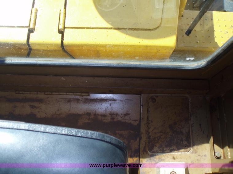 image for item 1750 1982 Caterpillar 966D wheel loader