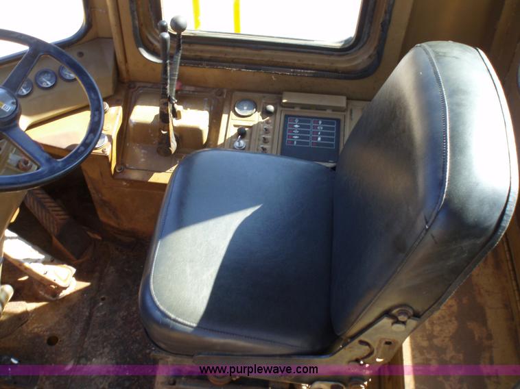 image for item 1750 1982 Caterpillar 966D wheel loader