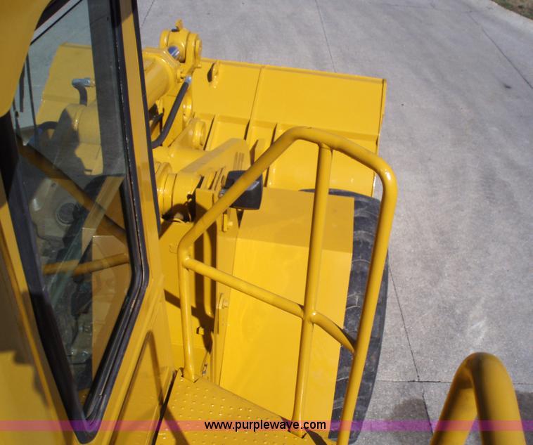 image for item 1750 1982 Caterpillar 966D wheel loader