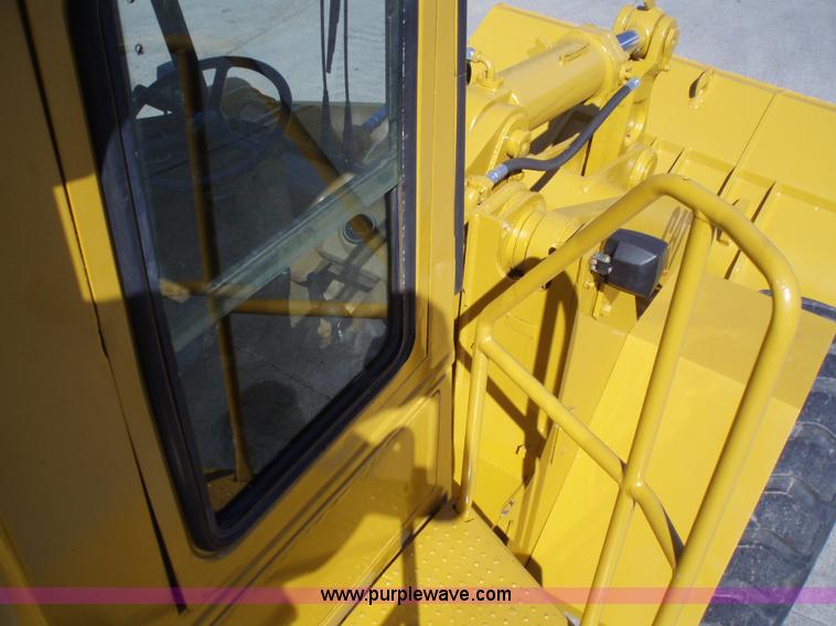 image for item 1750 1982 Caterpillar 966D wheel loader
