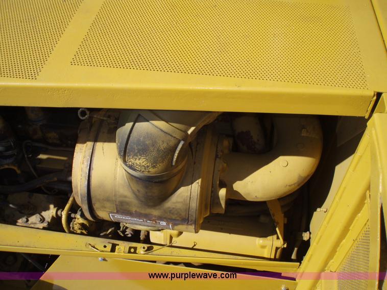 image for item 1750 1982 Caterpillar 966D wheel loader