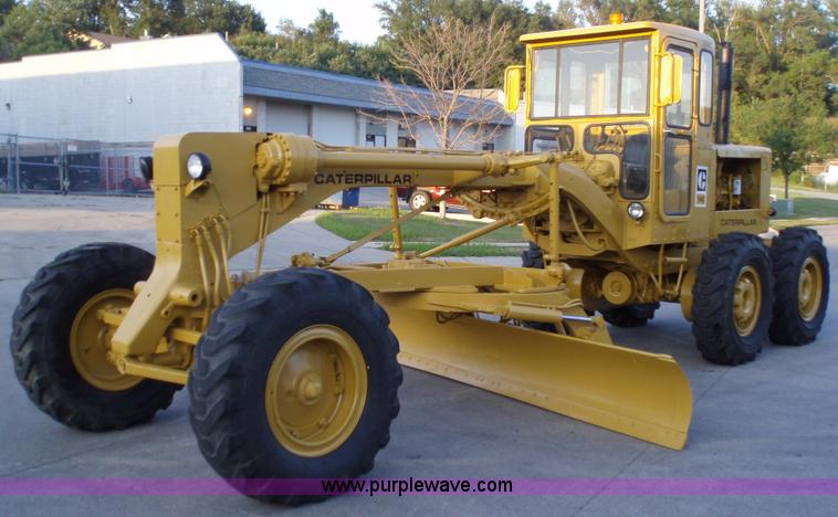 image for item 1752 1969 Caterpillar 14E motor grader