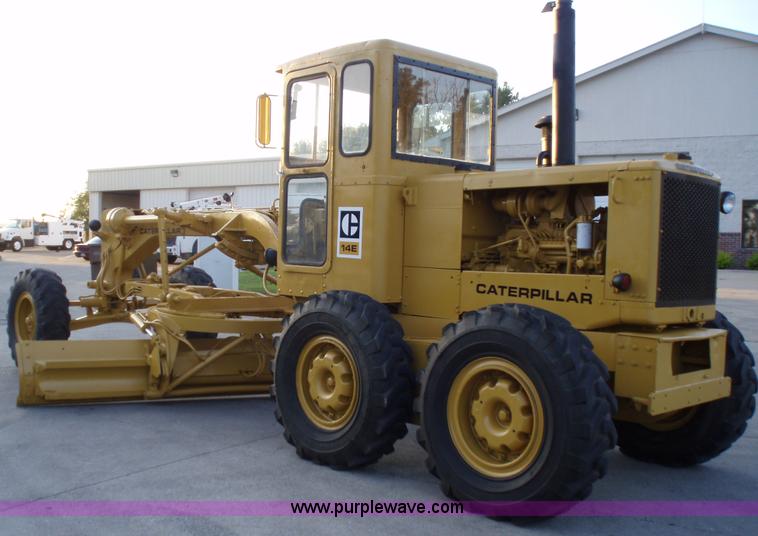 image for item 1752 1969 Caterpillar 14E motor grader