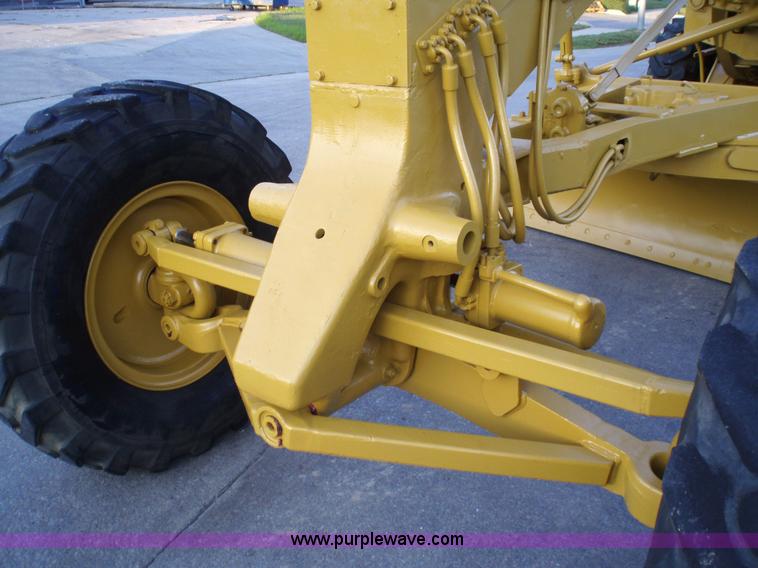 image for item 1752 1969 Caterpillar 14E motor grader