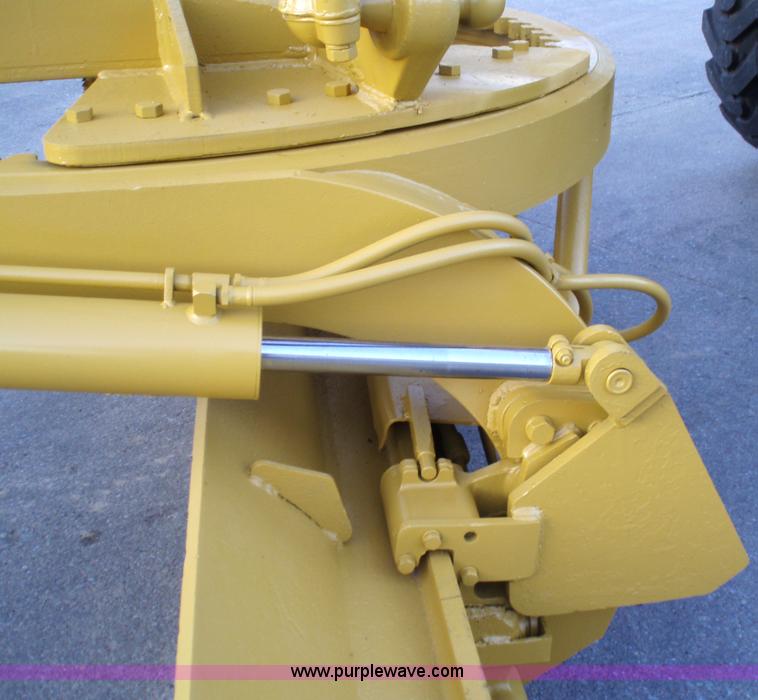 image for item 1752 1969 Caterpillar 14E motor grader