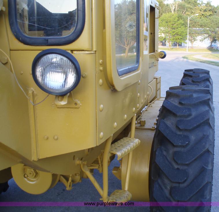 image for item 1752 1969 Caterpillar 14E motor grader