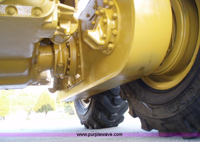 image for item 1752 1969 Caterpillar 14E motor grader
