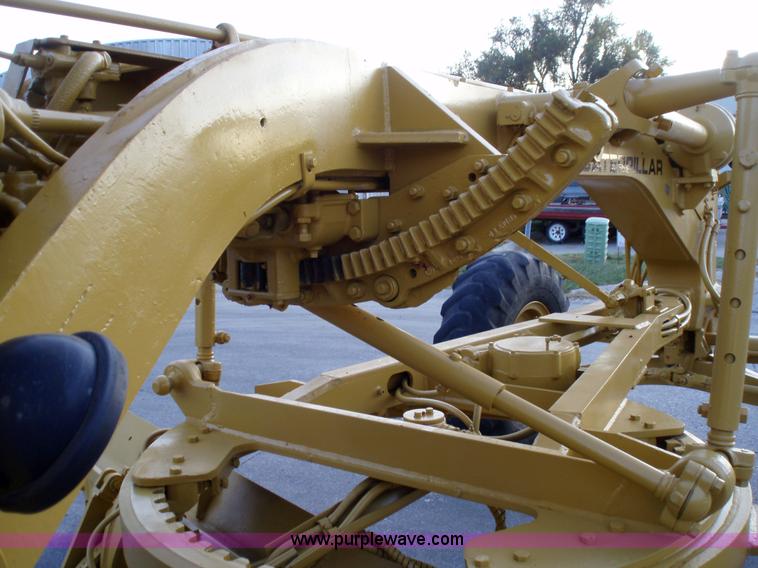 image for item 1752 1969 Caterpillar 14E motor grader