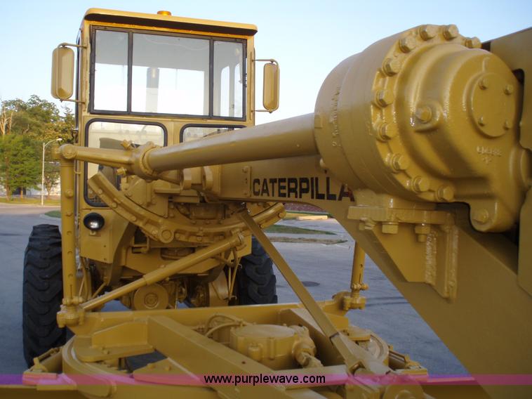 image for item 1752 1969 Caterpillar 14E motor grader