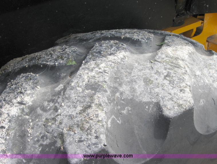 image for item 2045 1992 John Deere 310D back hoe