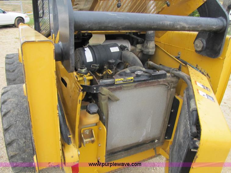 image for item 2311 2005 John Deere 320 skid steer