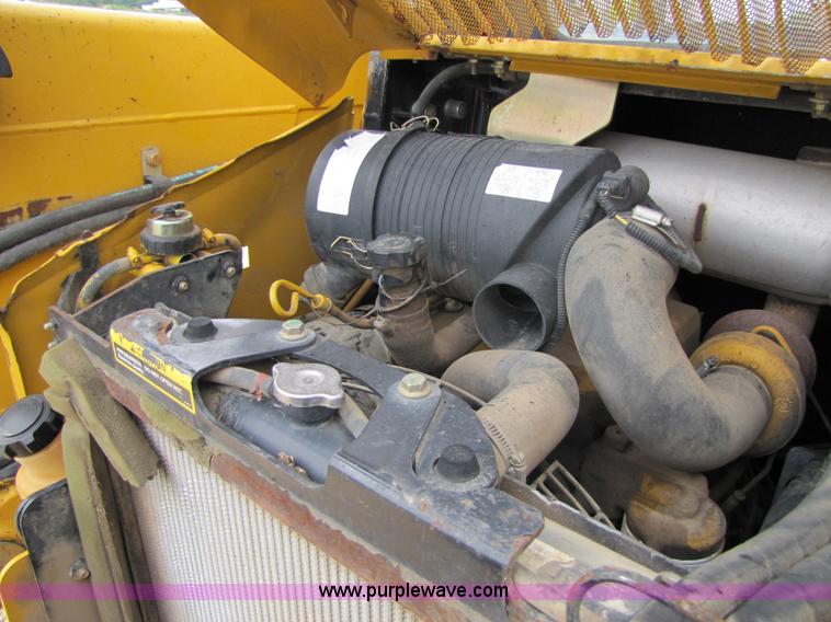 image for item 2311 2005 John Deere 320 skid steer