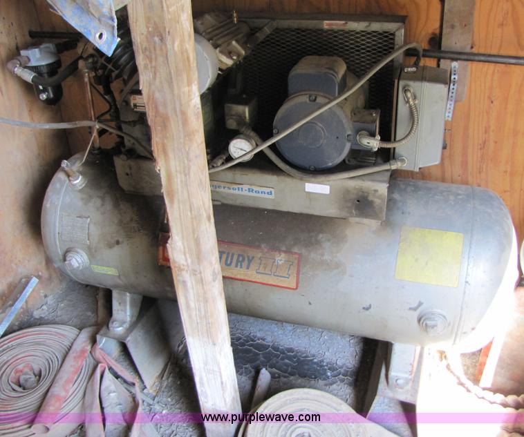 image for item 3039 Ingersoll Rand 242-5D3 air compressor