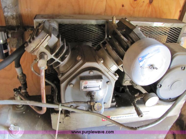 image for item 3039 Ingersoll Rand 242-5D3 air compressor