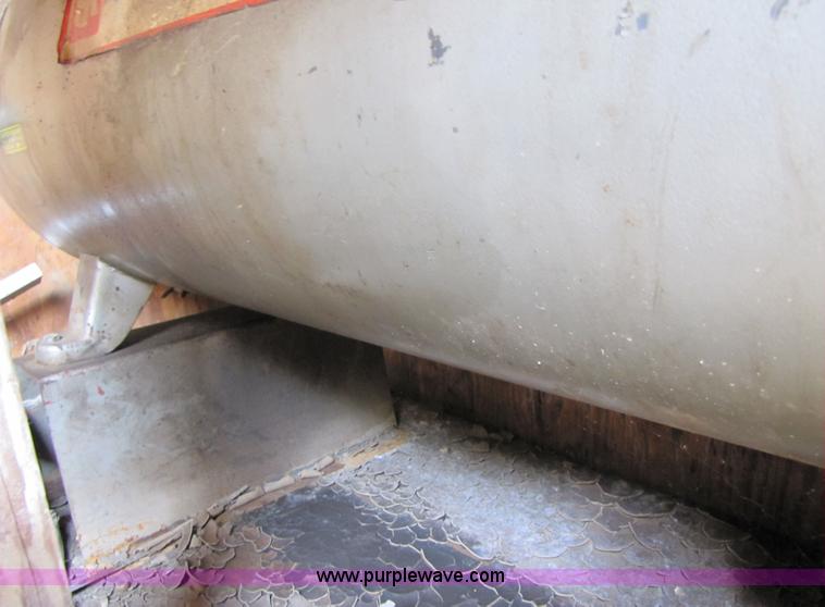 image for item 3039 Ingersoll Rand 242-5D3 air compressor