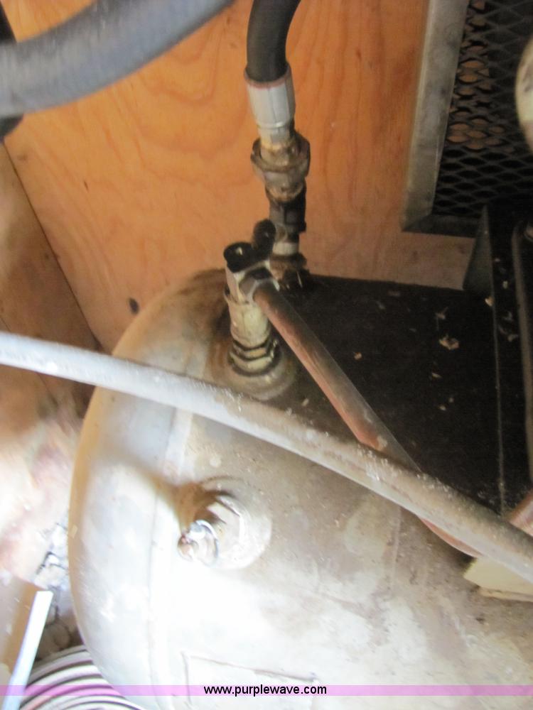 image for item 3039 Ingersoll Rand 242-5D3 air compressor