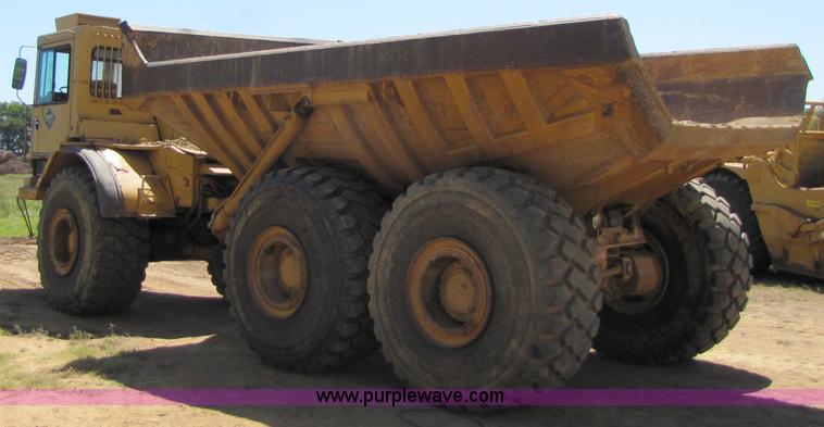 image for item 3055 1988 Caterpillar D400 6x6 dump truck