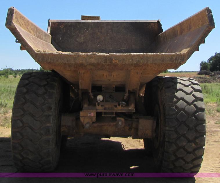 image for item 3055 1988 Caterpillar D400 6x6 dump truck