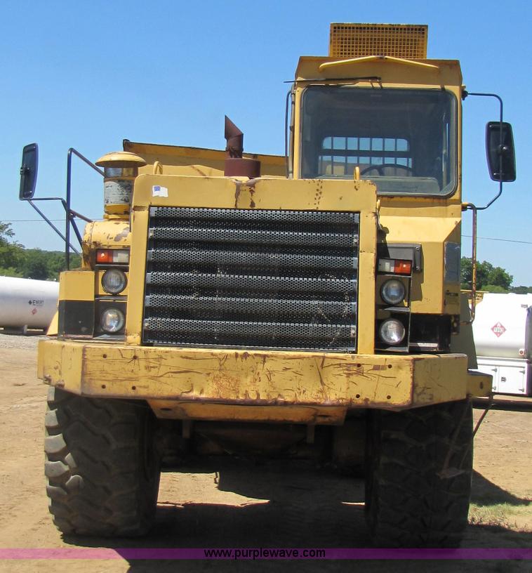 image for item 3055 1988 Caterpillar D400 6x6 dump truck