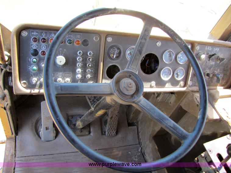 image for item 3055 1988 Caterpillar D400 6x6 dump truck