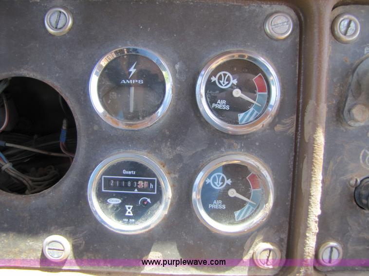 image for item 3055 1988 Caterpillar D400 6x6 dump truck