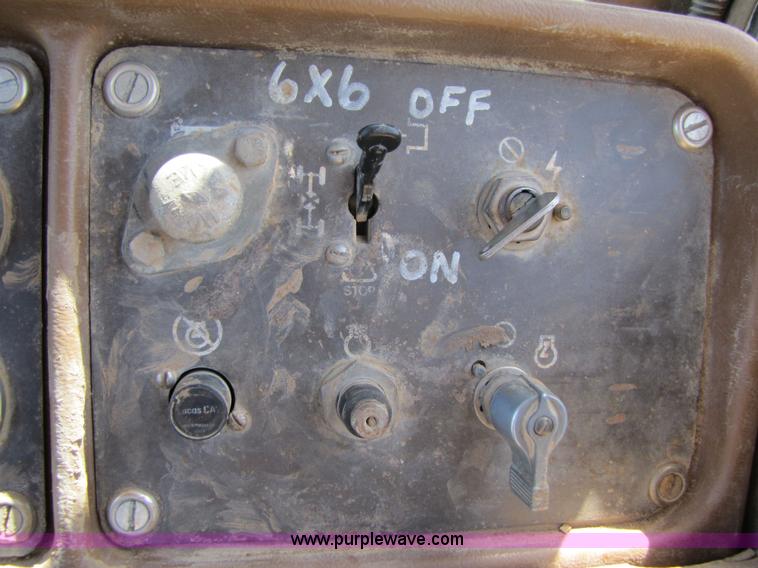 image for item 3055 1988 Caterpillar D400 6x6 dump truck