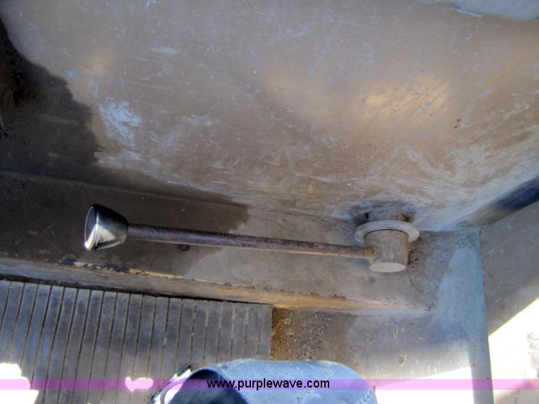 image for item 3055 1988 Caterpillar D400 6x6 dump truck