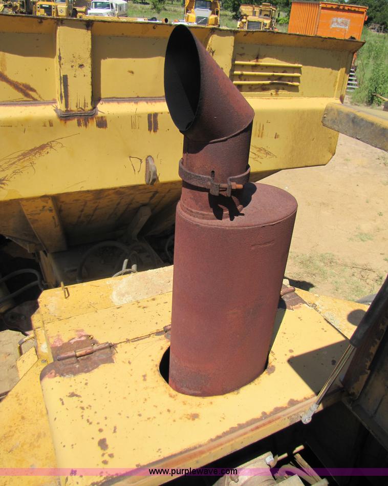 image for item 3055 1988 Caterpillar D400 6x6 dump truck