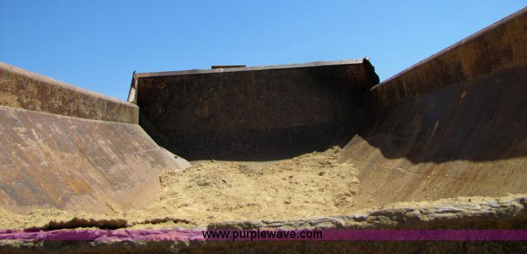 image for item 3055 1988 Caterpillar D400 6x6 dump truck