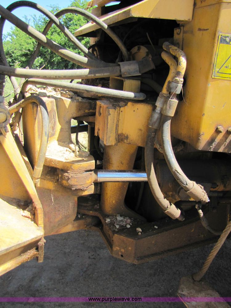 image for item 3055 1988 Caterpillar D400 6x6 dump truck