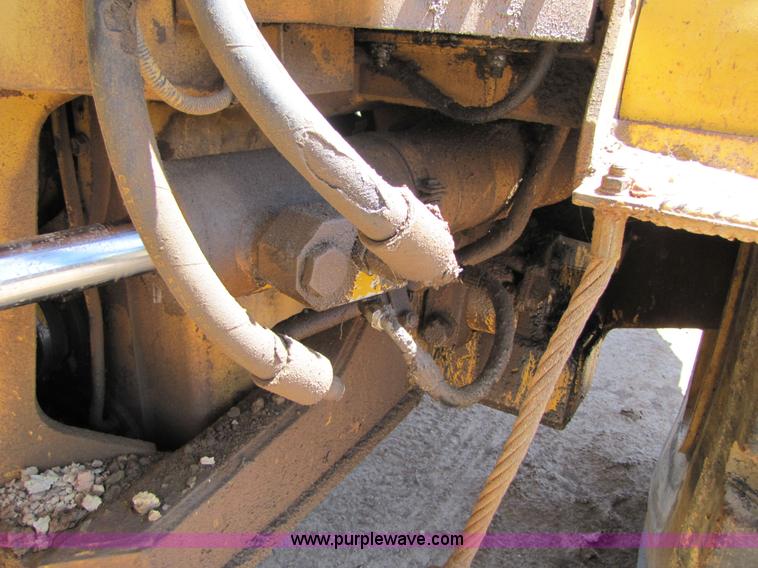 image for item 3055 1988 Caterpillar D400 6x6 dump truck