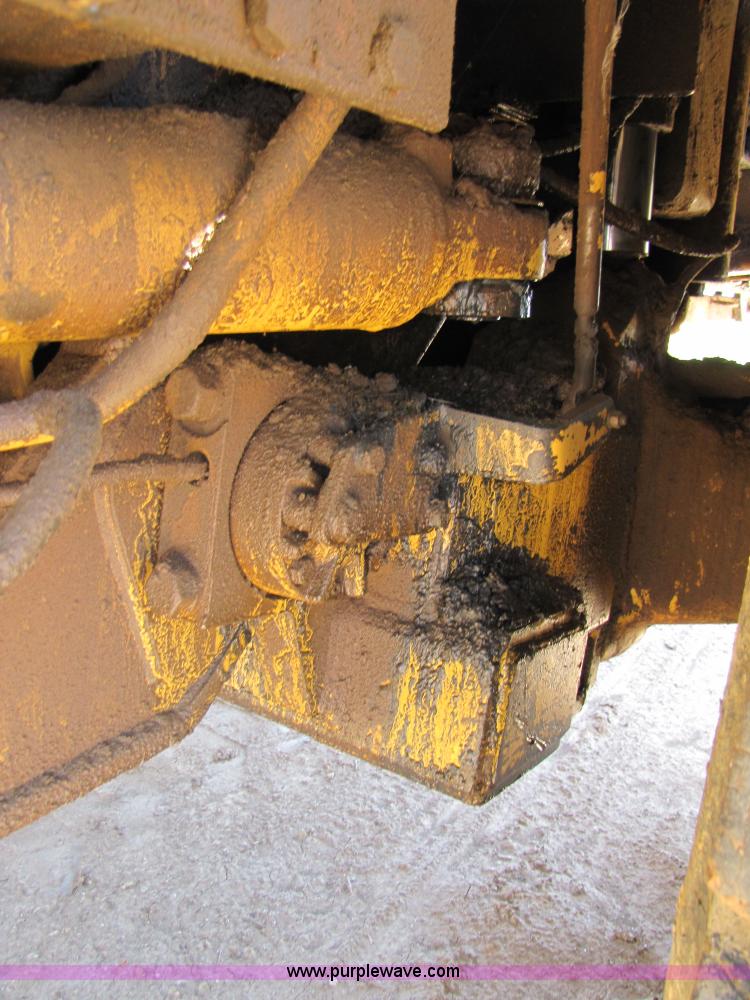 image for item 3055 1988 Caterpillar D400 6x6 dump truck