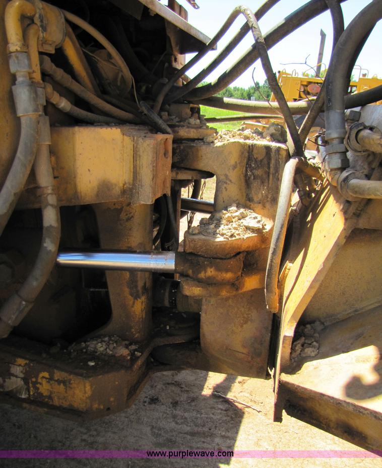 image for item 3055 1988 Caterpillar D400 6x6 dump truck