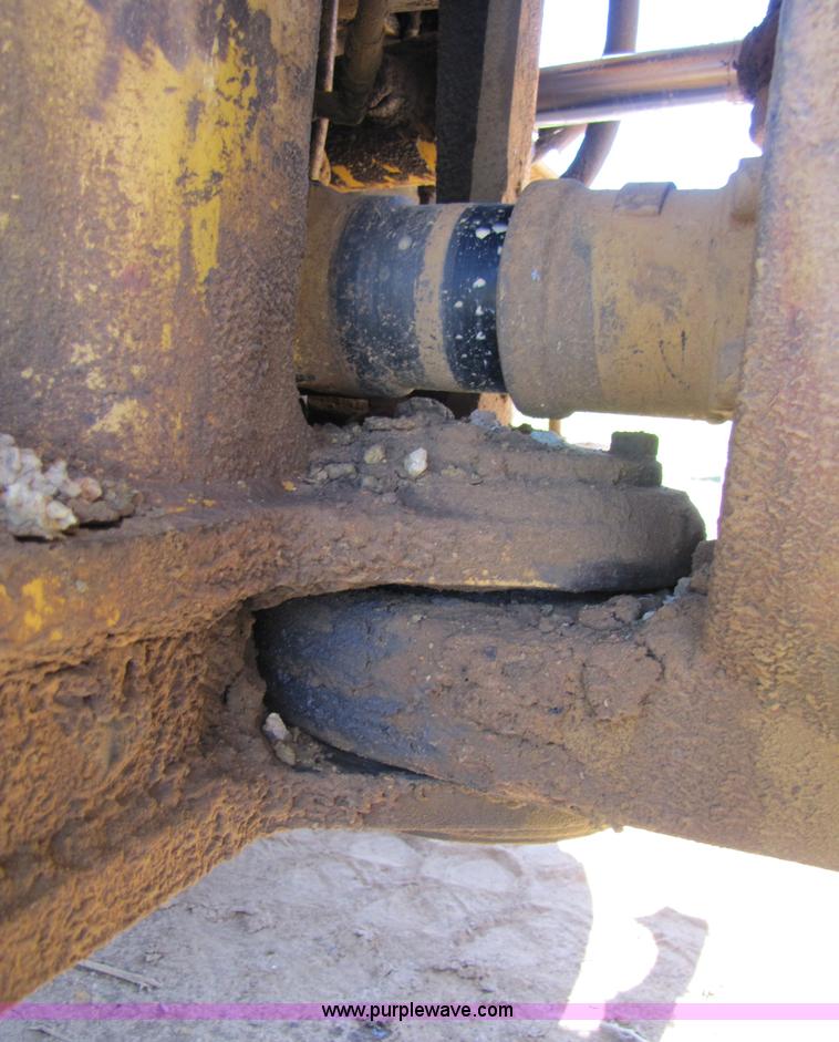 image for item 3055 1988 Caterpillar D400 6x6 dump truck