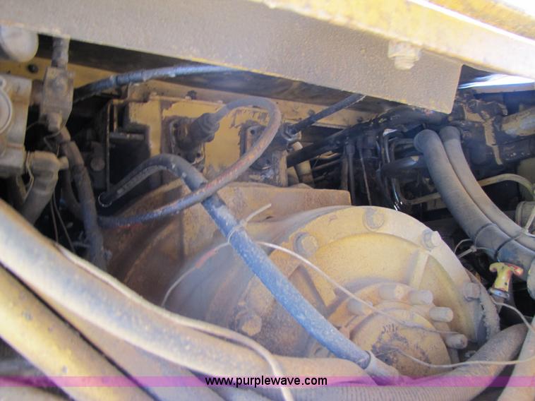 image for item 3055 1988 Caterpillar D400 6x6 dump truck