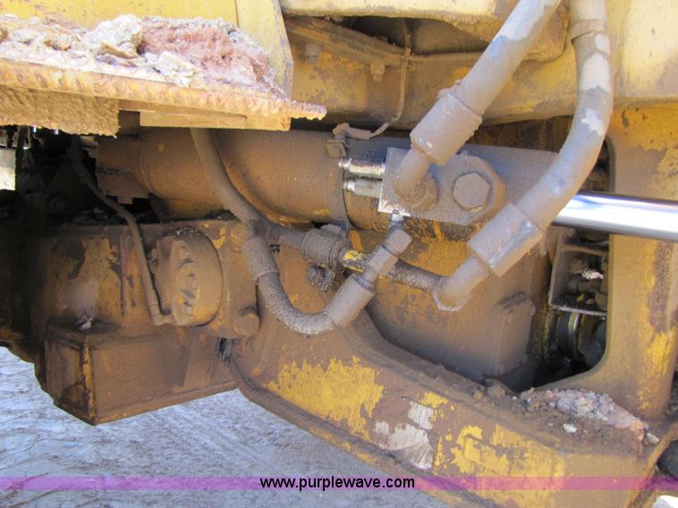 image for item 3055 1988 Caterpillar D400 6x6 dump truck