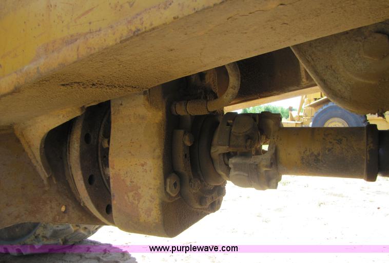 image for item 3055 1988 Caterpillar D400 6x6 dump truck