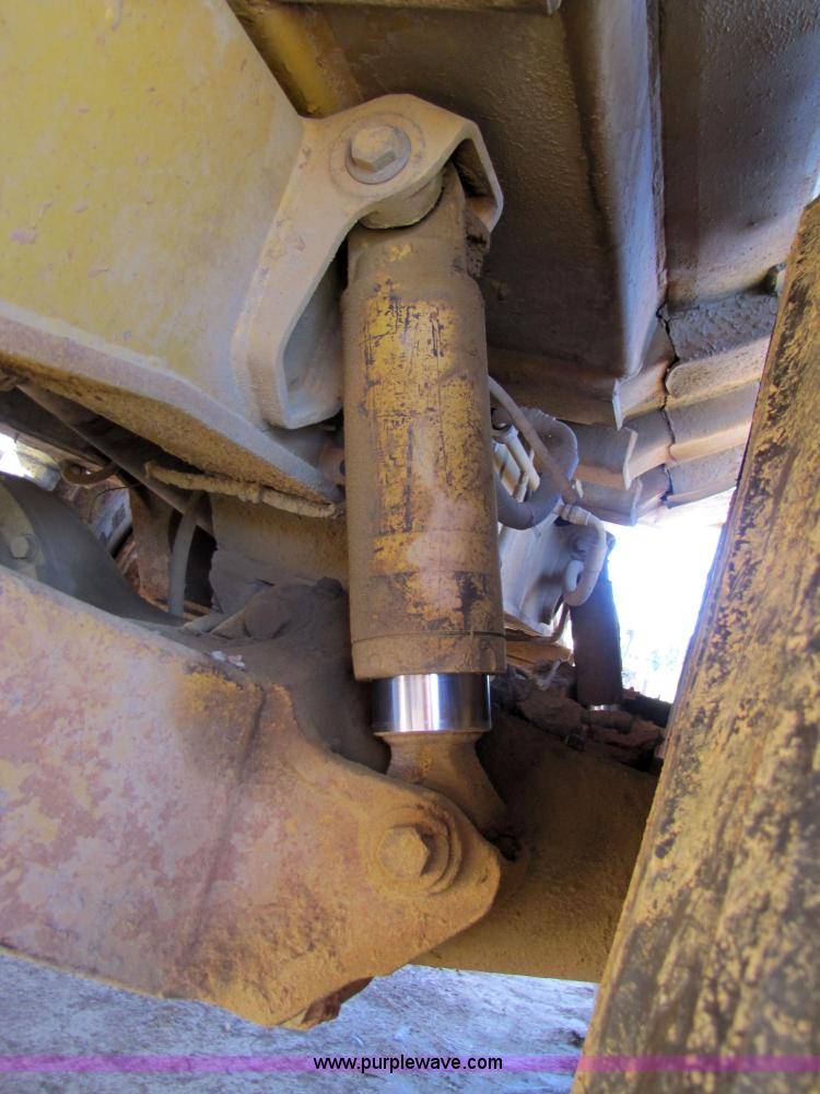 image for item 3055 1988 Caterpillar D400 6x6 dump truck