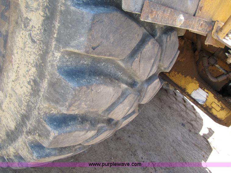 image for item 3055 1988 Caterpillar D400 6x6 dump truck