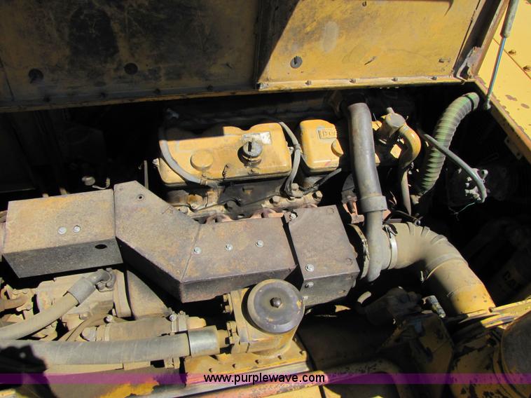 image for item 3055 1988 Caterpillar D400 6x6 dump truck