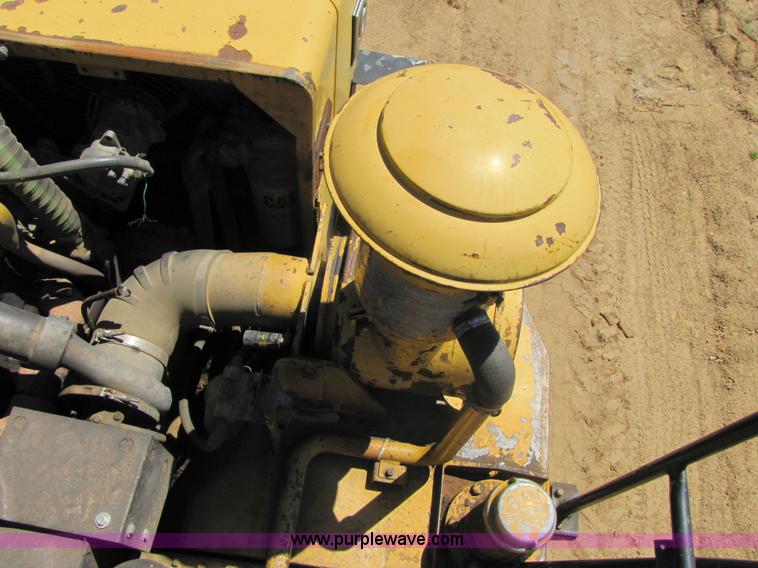 image for item 3055 1988 Caterpillar D400 6x6 dump truck