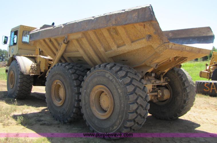 image for item 3056 1991 Caterpillar D400D 6x6 dump truck